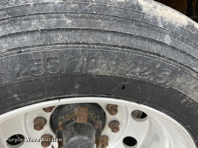 image for item IR9507 2008 Reinke  drop deck trailer