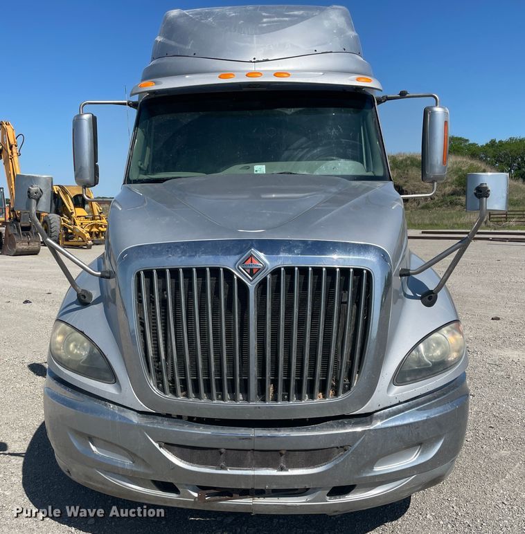 image for item IR9510 2011 International ProStar  semi truck