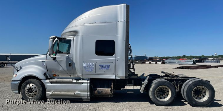 image for item IR9510 2011 International ProStar  semi truck