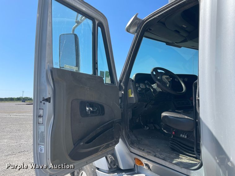 image for item IR9510 2011 International ProStar  semi truck