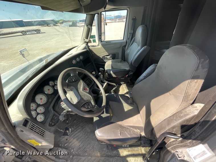 image for item IR9510 2011 International ProStar  semi truck