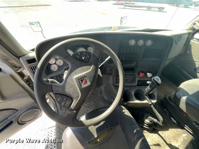 image for item IR9510 2011 International ProStar  semi truck