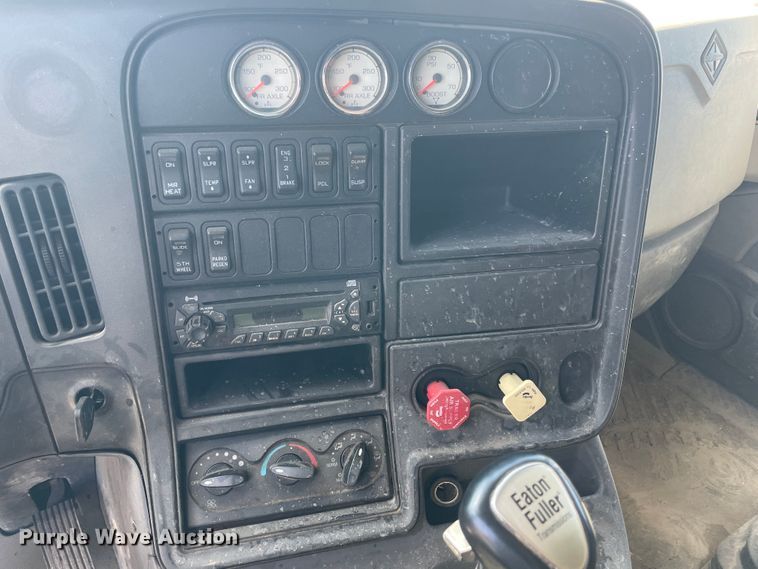 image for item IR9510 2011 International ProStar  semi truck