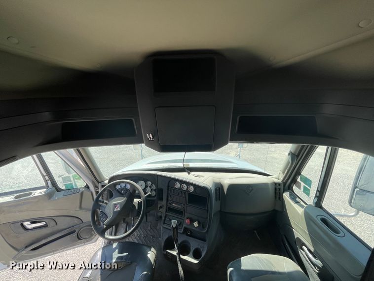 image for item IR9510 2011 International ProStar  semi truck