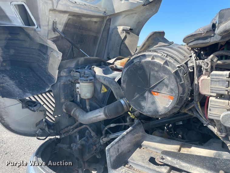 image for item IR9510 2011 International ProStar  semi truck