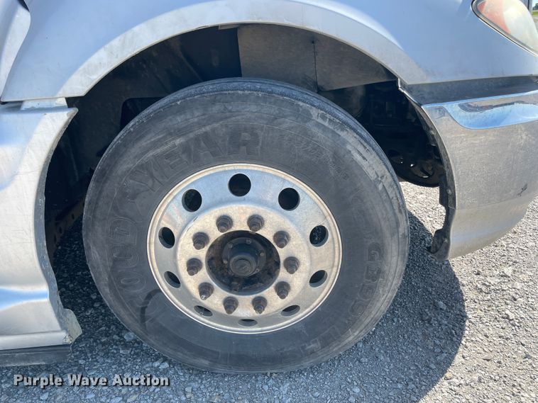 image for item IR9510 2011 International ProStar  semi truck