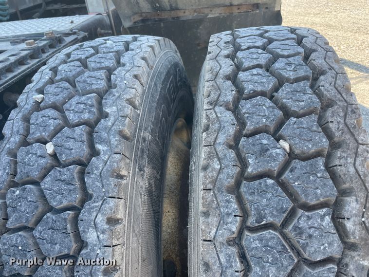 image for item IR9510 2011 International ProStar  semi truck