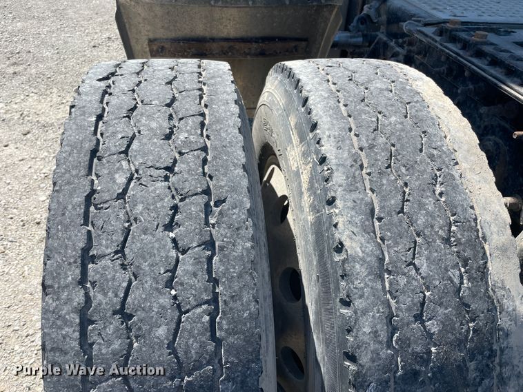 image for item IR9510 2011 International ProStar  semi truck