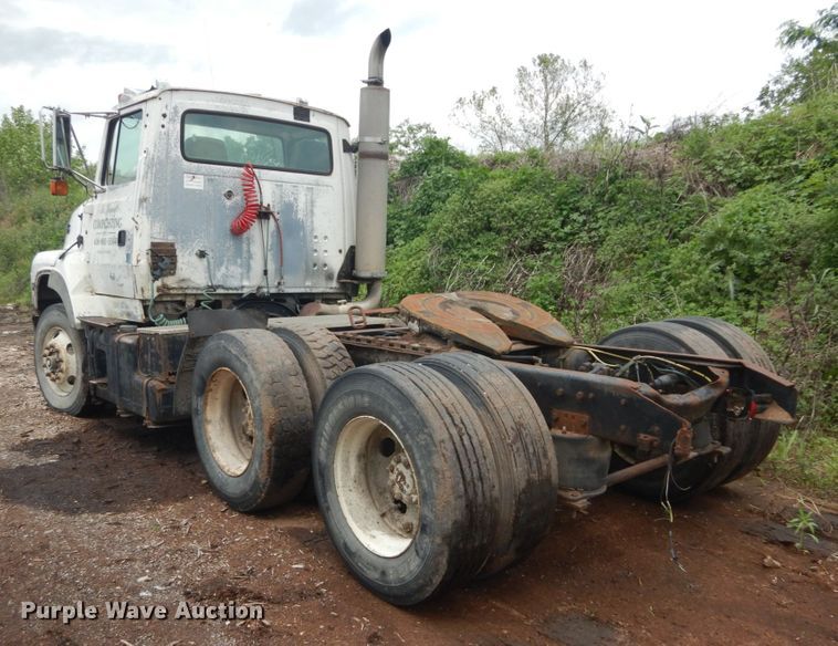 image for item IT9101 1993 Ford L9000  semi truck