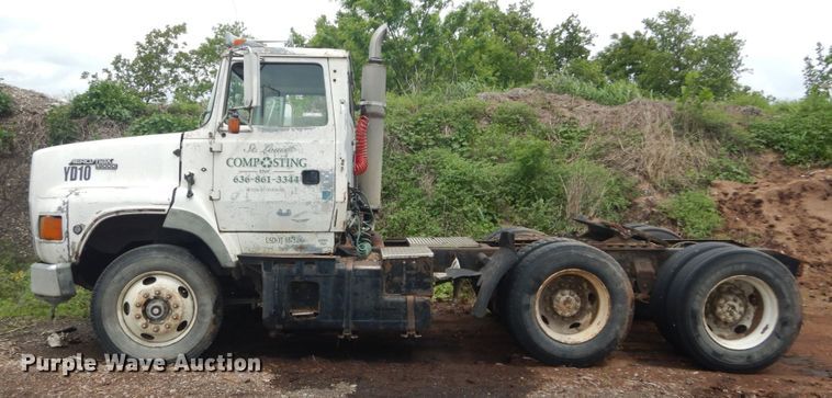 image for item IT9101 1993 Ford L9000  semi truck