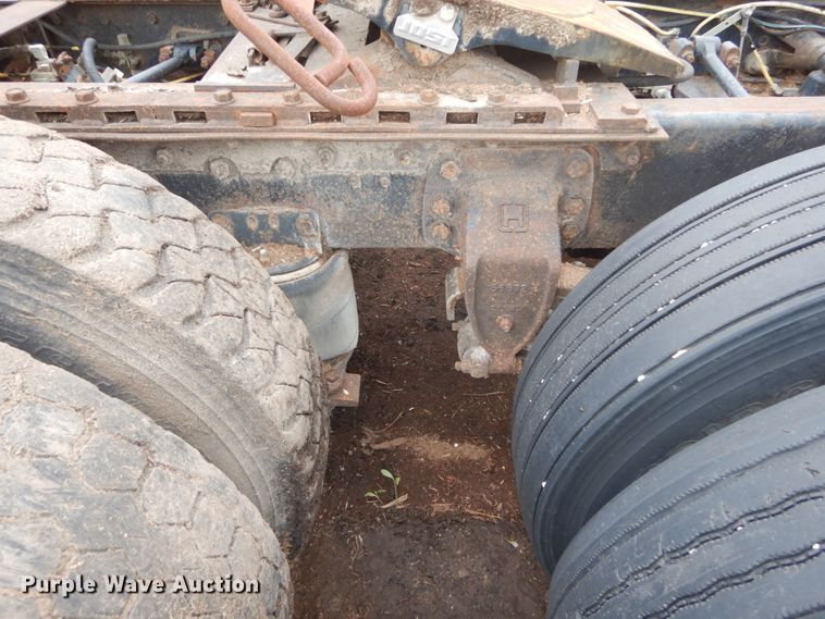 image for item IT9101 1993 Ford L9000  semi truck