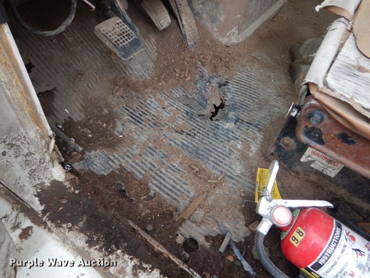 image for item IT9101 1993 Ford L9000  semi truck