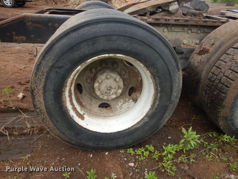 image for item IT9101 1993 Ford L9000  semi truck