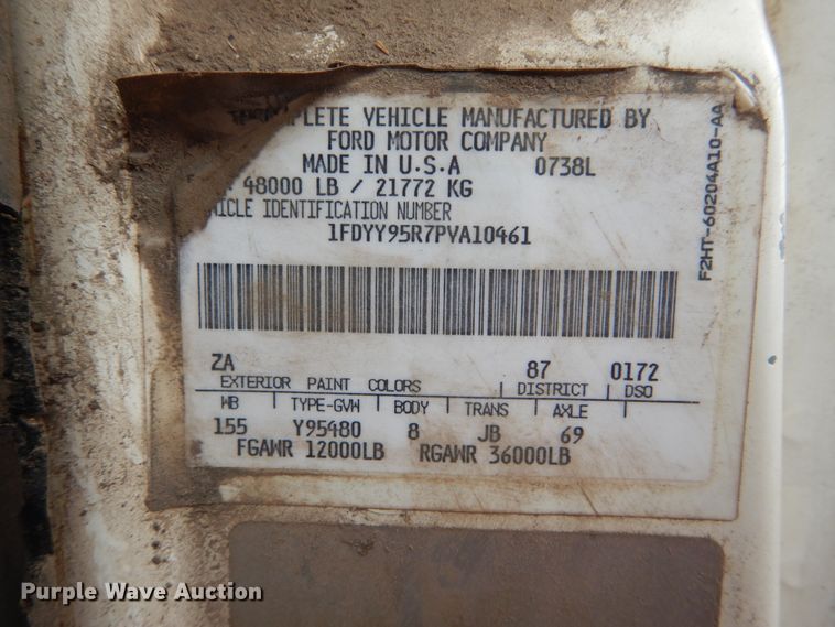 image for item IT9101 1993 Ford L9000  semi truck