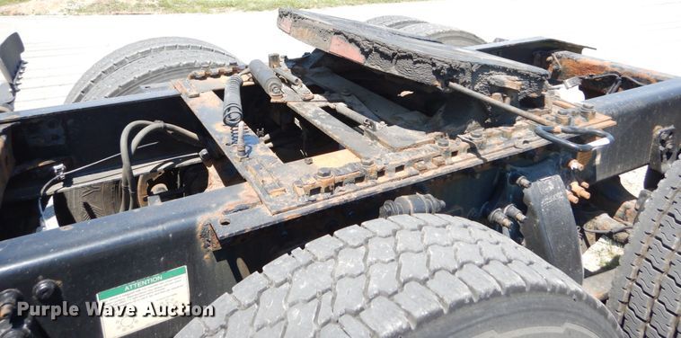 image for item IT9168 2012 Freightliner Cascadia 125  semi truck