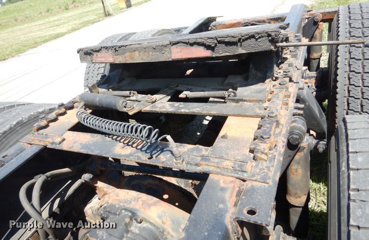 image for item IT9168 2012 Freightliner Cascadia 125  semi truck