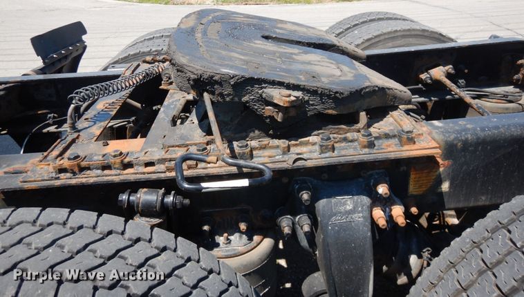 image for item IT9168 2012 Freightliner Cascadia 125  semi truck