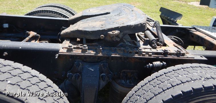 image for item IT9168 2012 Freightliner Cascadia 125  semi truck