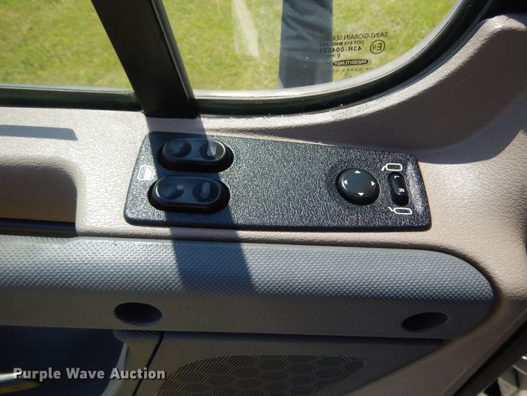 image for item IT9168 2012 Freightliner Cascadia 125  semi truck