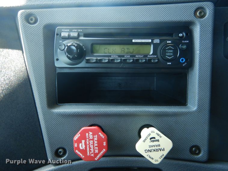 image for item IT9168 2012 Freightliner Cascadia 125  semi truck