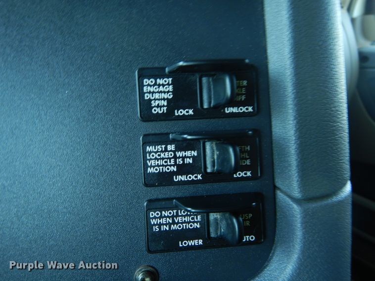 image for item IT9168 2012 Freightliner Cascadia 125  semi truck