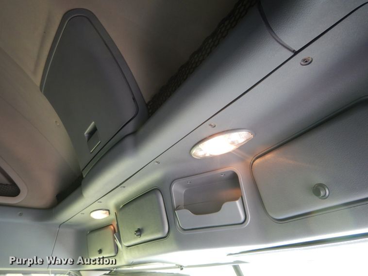 image for item IT9168 2012 Freightliner Cascadia 125  semi truck