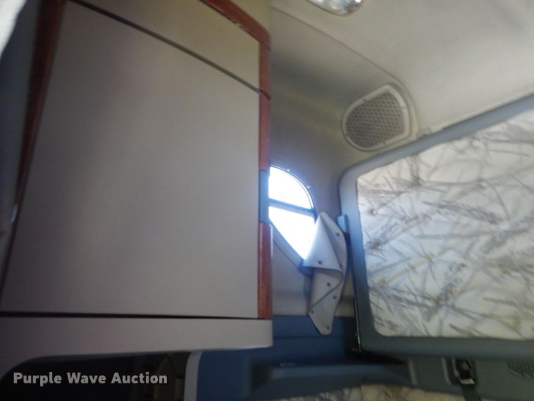 image for item IT9168 2012 Freightliner Cascadia 125  semi truck