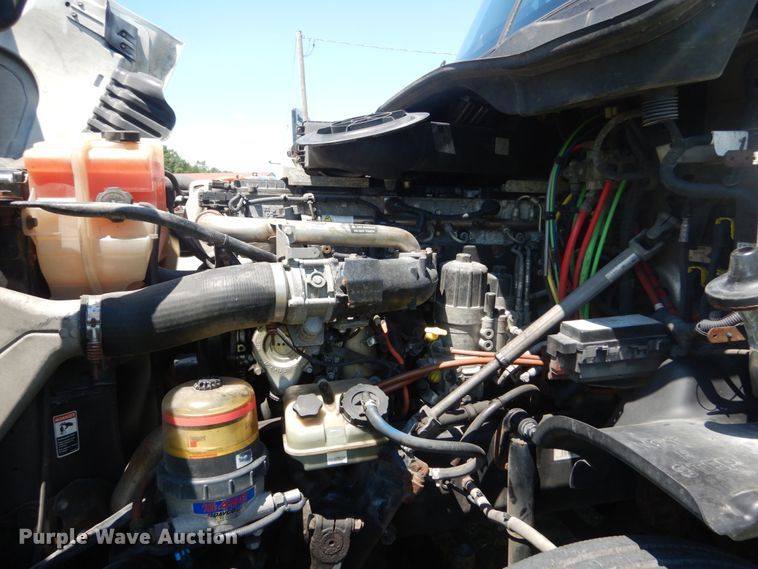 image for item IT9168 2012 Freightliner Cascadia 125  semi truck