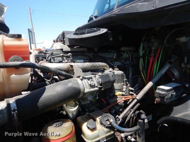 image for item IT9168 2012 Freightliner Cascadia 125  semi truck