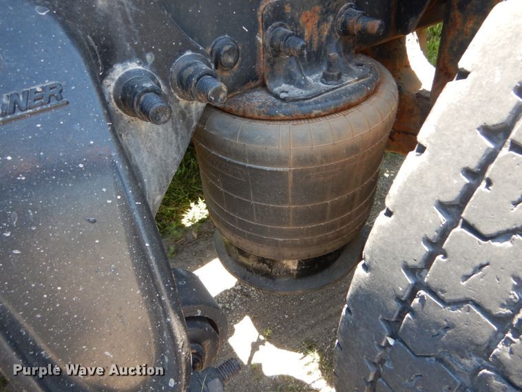 image for item IT9168 2012 Freightliner Cascadia 125  semi truck