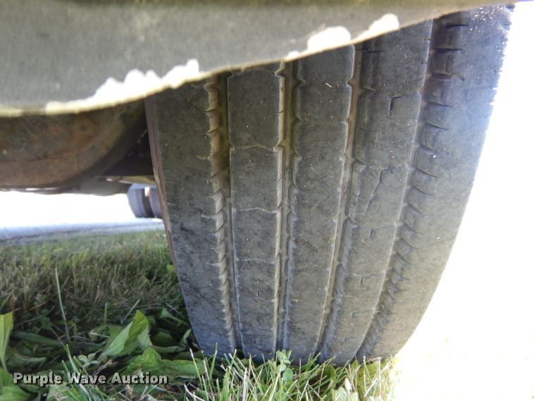 image for item IT9168 2012 Freightliner Cascadia 125  semi truck