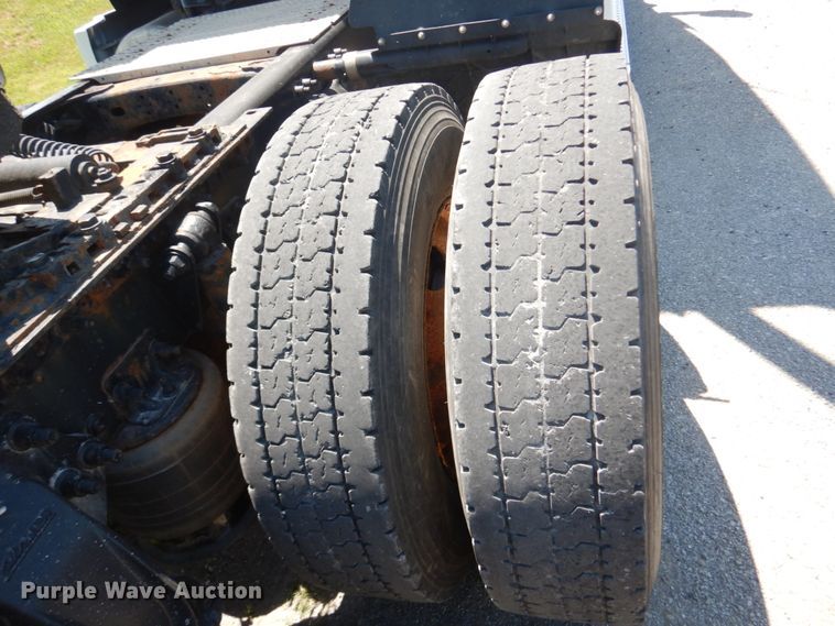 image for item IT9168 2012 Freightliner Cascadia 125  semi truck