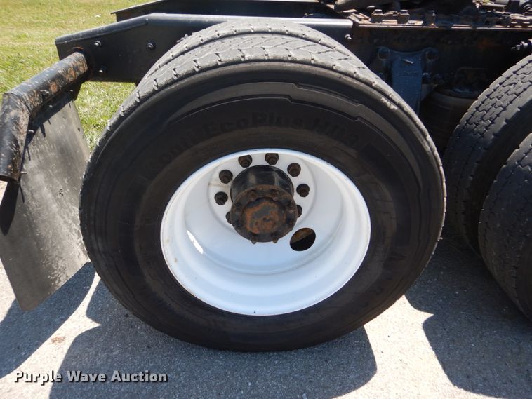 image for item IT9168 2012 Freightliner Cascadia 125  semi truck