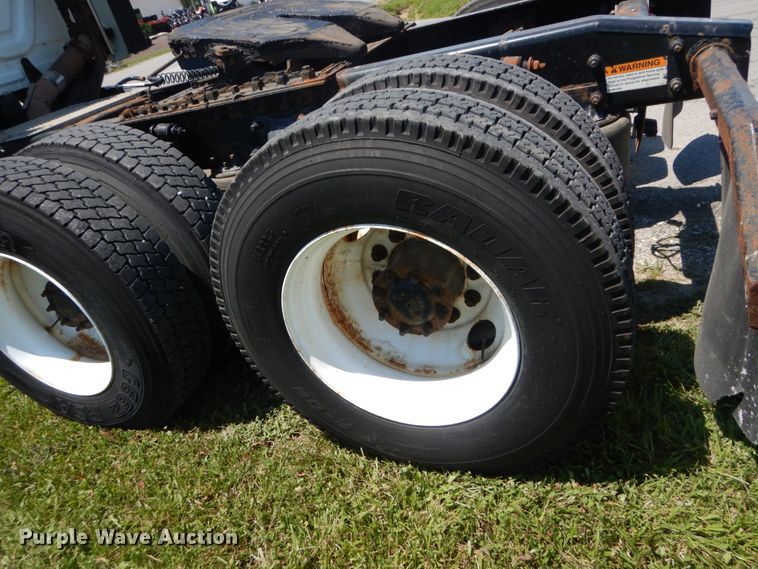 image for item IT9168 2012 Freightliner Cascadia 125  semi truck