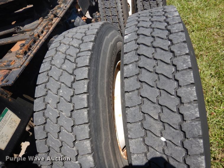 image for item IT9168 2012 Freightliner Cascadia 125  semi truck