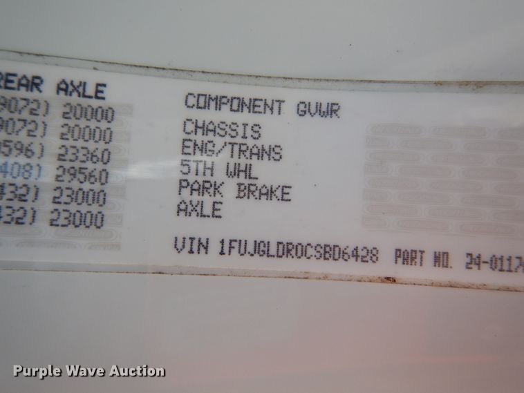 image for item IT9168 2012 Freightliner Cascadia 125  semi truck