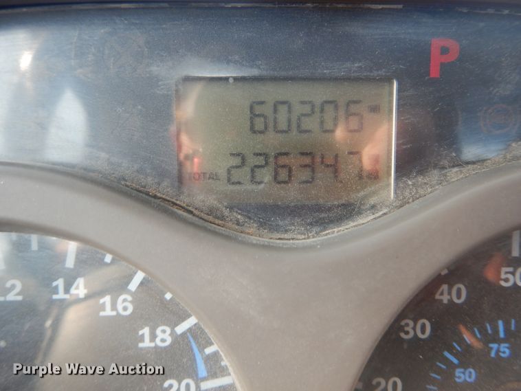 image for item IT9176 2006 Mack CXN613  semi truck