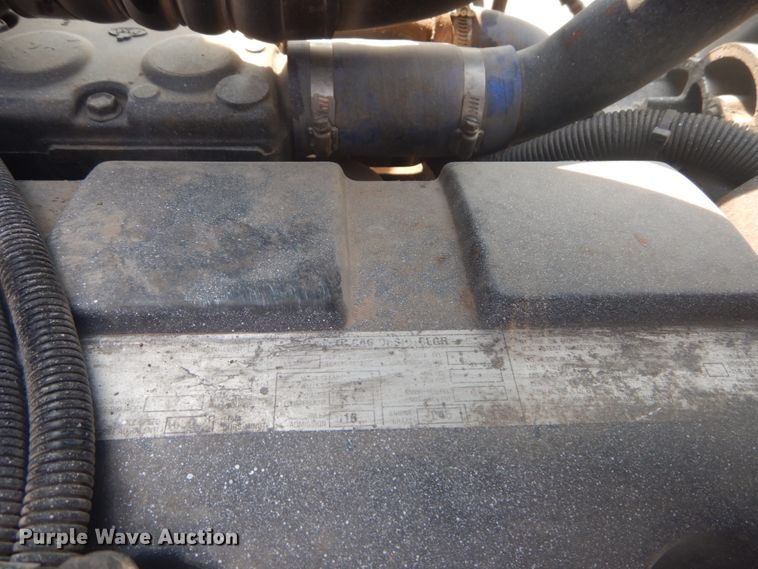 image for item IT9176 2006 Mack CXN613  semi truck