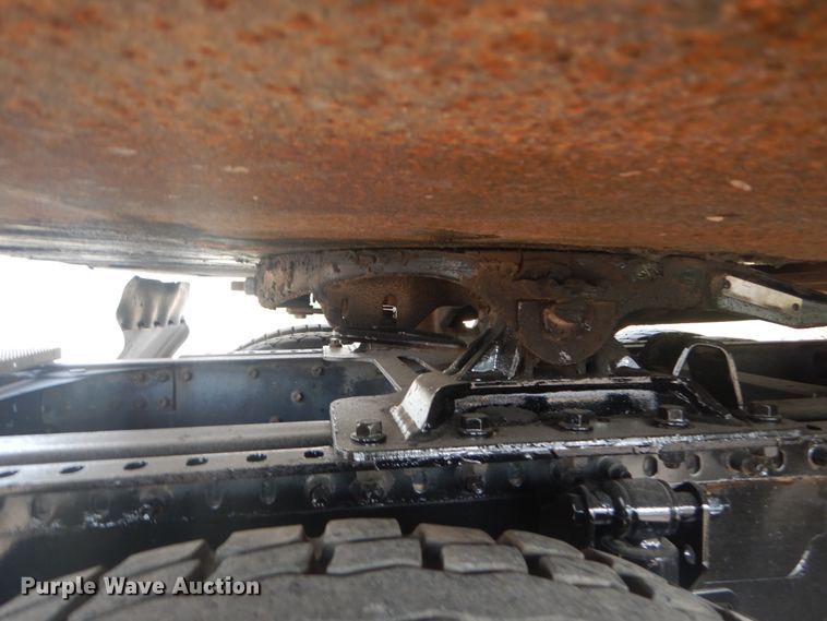 image for item IT9176 2006 Mack CXN613  semi truck