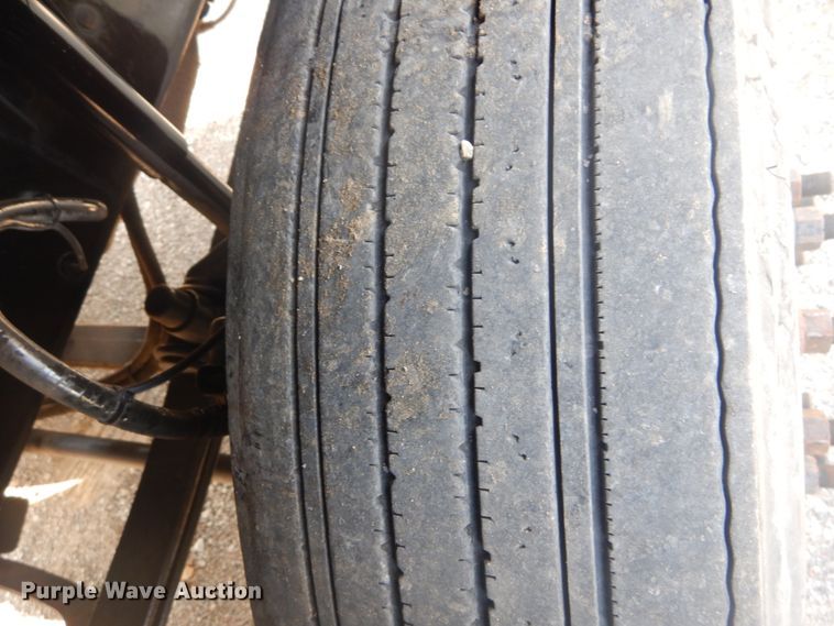 image for item IT9176 2006 Mack CXN613  semi truck