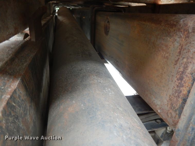 image for item IT9211 2000 Mack RD688S  roll-off container truck