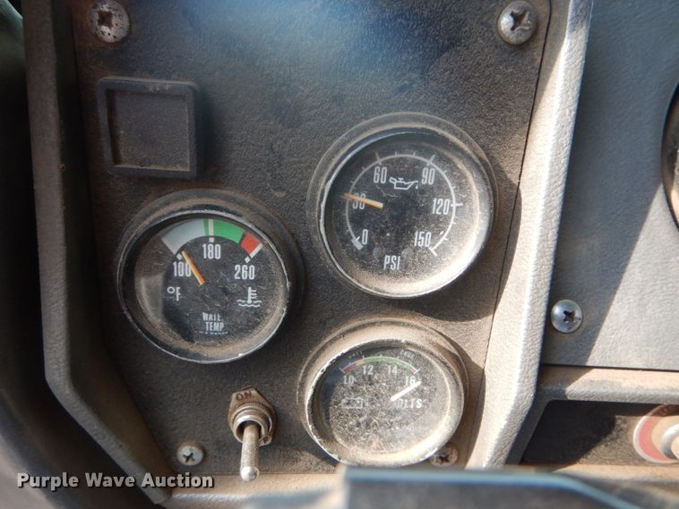 image for item IT9211 2000 Mack RD688S  roll-off container truck