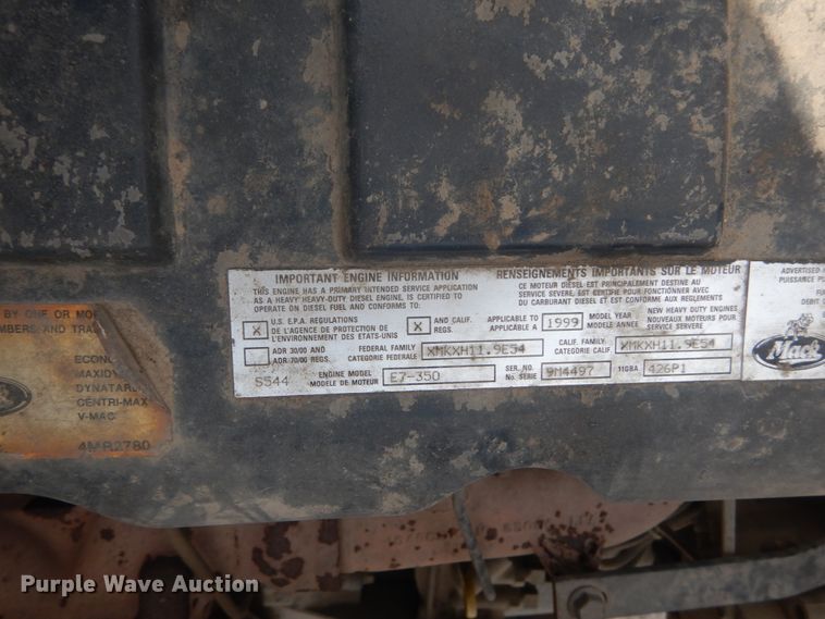 image for item IT9211 2000 Mack RD688S  roll-off container truck