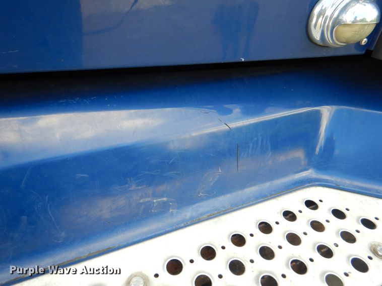 image for item JY9807 2010 Kenworth T600  semi truck