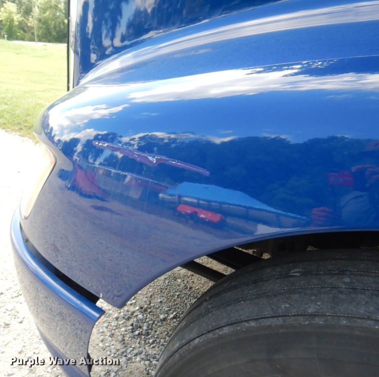 image for item JY9807 2010 Kenworth T600  semi truck