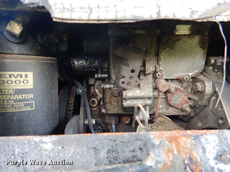 image for item JY9807 2010 Kenworth T600  semi truck