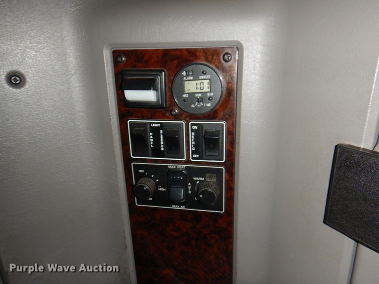 image for item JY9807 2010 Kenworth T600  semi truck