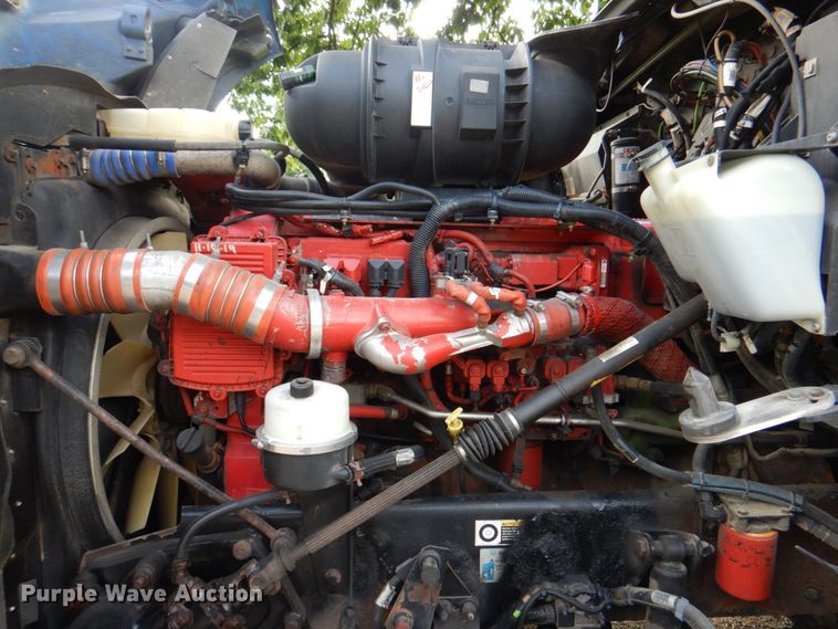 image for item JY9807 2010 Kenworth T600  semi truck