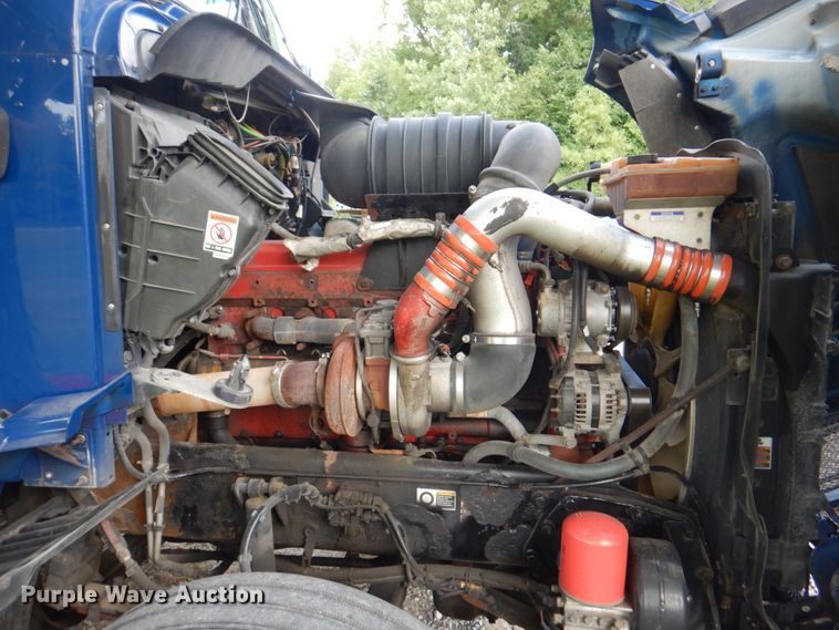 image for item JY9807 2010 Kenworth T600  semi truck