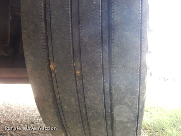 image for item JY9807 2010 Kenworth T600  semi truck